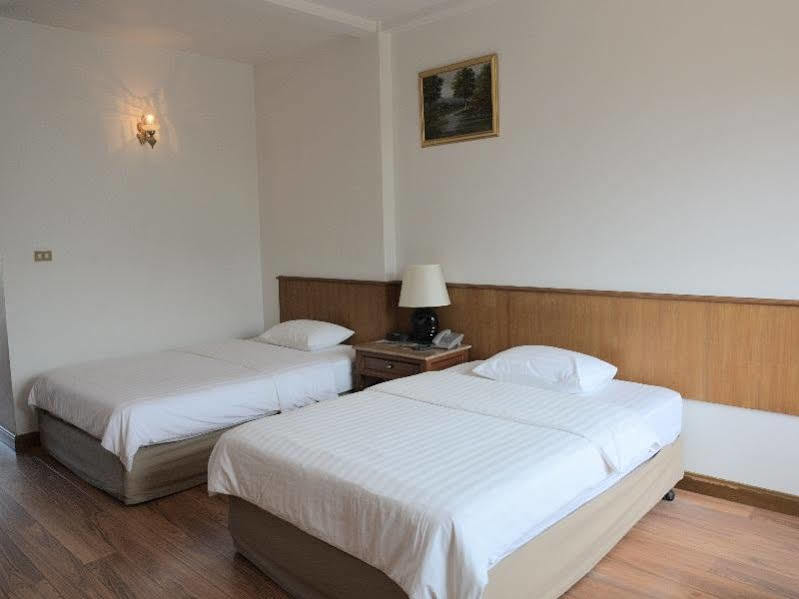 Sirin Hotel Hua Hin Buitenkant foto
